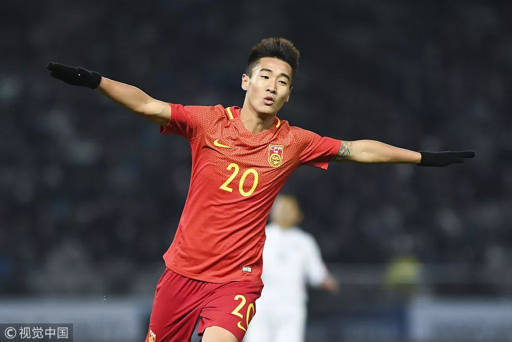  纽卡斯尔绝杀热刺挺进欧冠区  